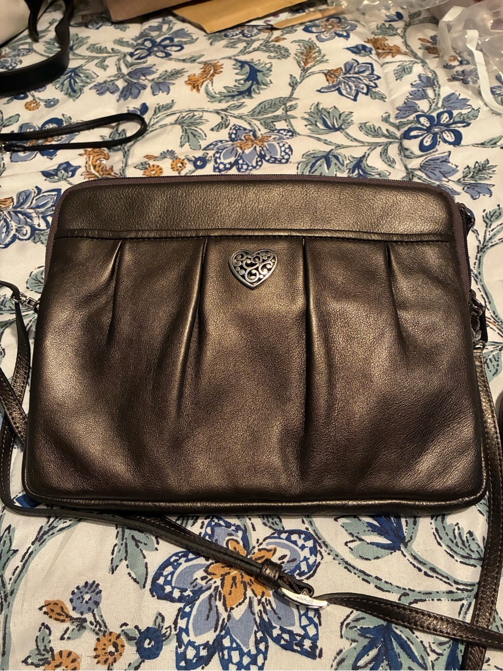 Brighton Womens Metallic Leather Crossbody Bag with Heart Accent